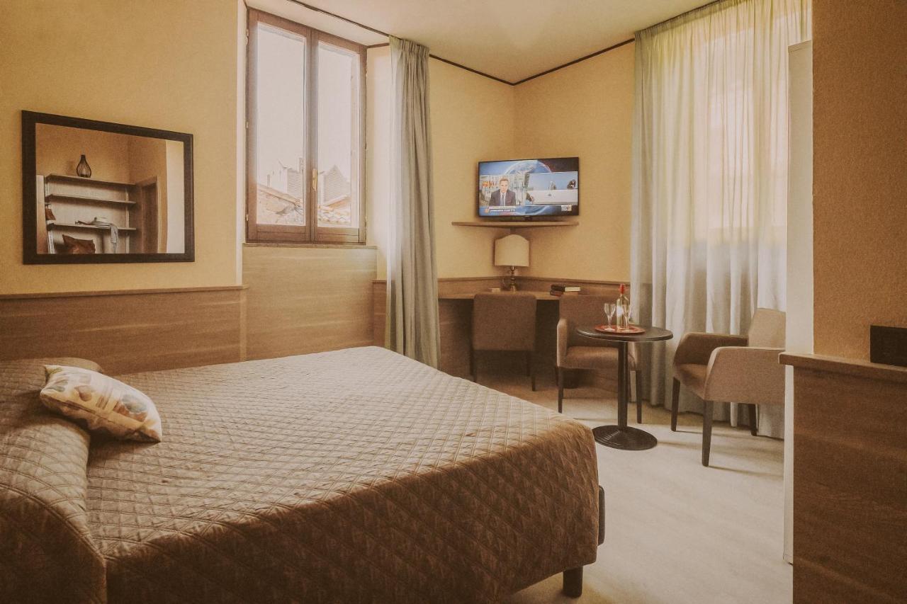 Hotel Valentino Centro Storico Орв'єто Екстер'єр фото